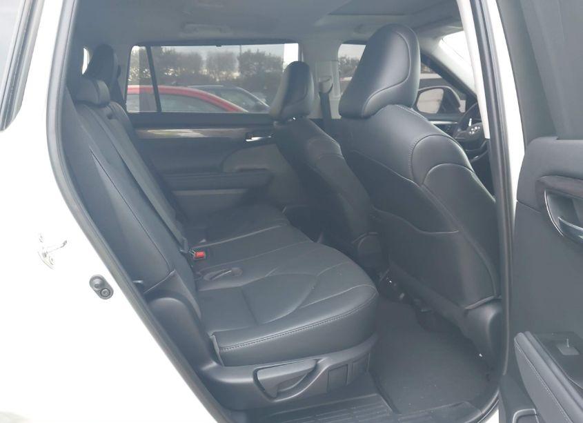 Photo 8 of 2020 Toyota Highlander LIMITED (VIN 5TDYZRAH2LS023007)