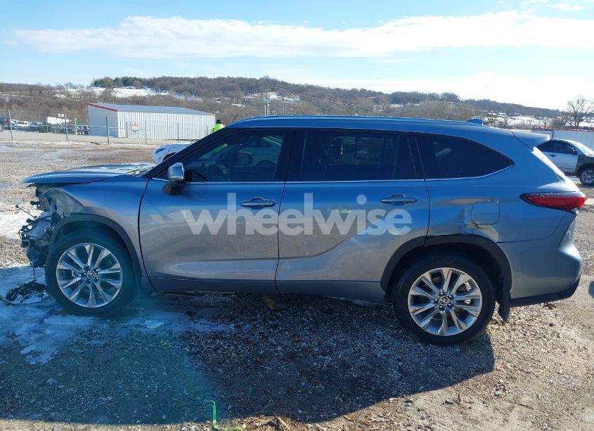 Photo 15 of 2021 Toyota Highlander LIMITED (VIN 5TDYZRAH2MS035935)