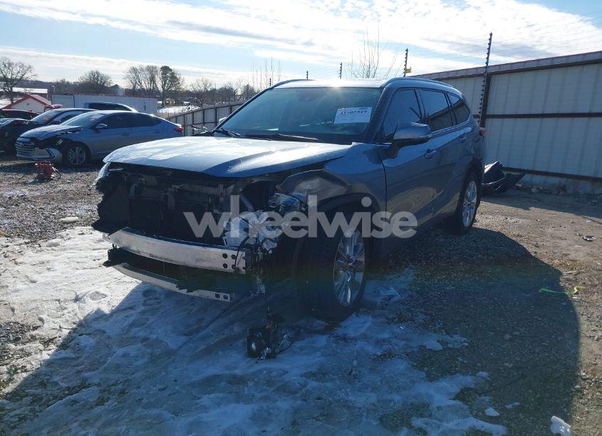 Photo 2 of 2021 Toyota Highlander LIMITED (VIN 5TDYZRAH2MS035935)