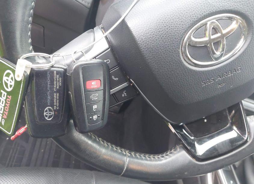 Photo 11 of 2020 Toyota Highlander LIMITED (VIN 5TDYZRAH3LS010248)