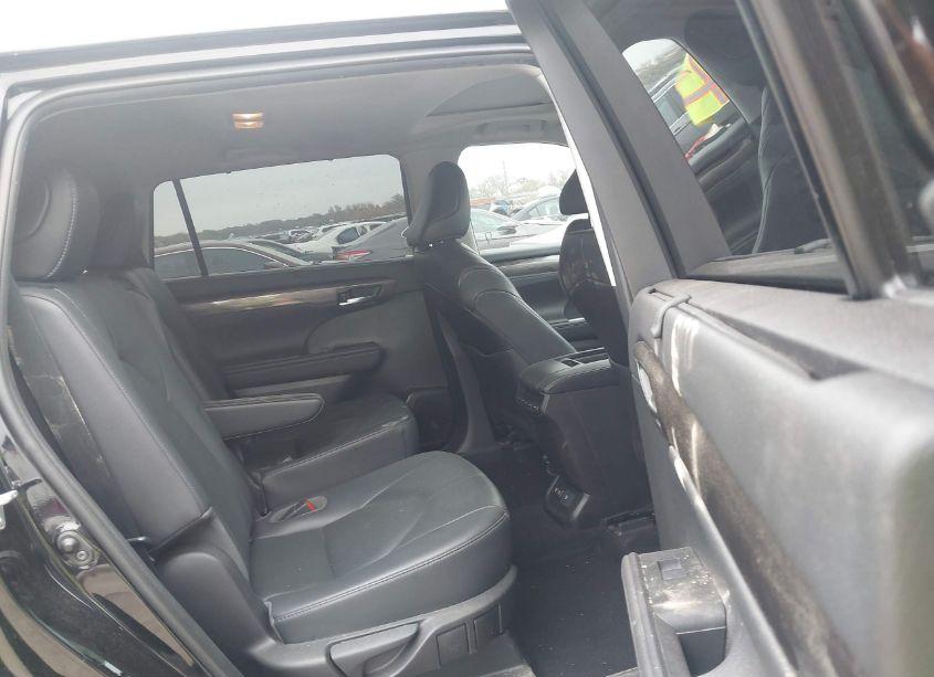 Photo 8 of 2020 Toyota Highlander LIMITED (VIN 5TDYZRAH3LS010248)