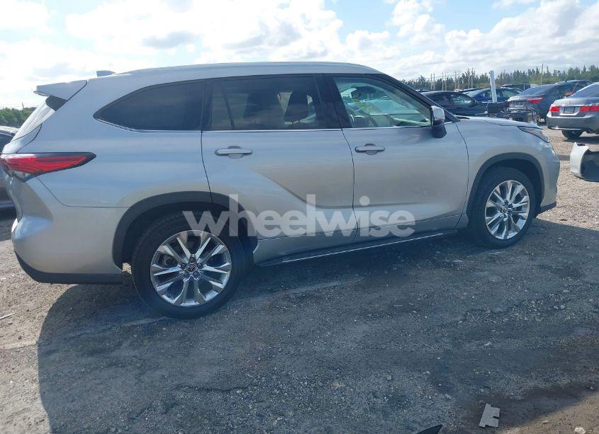 Photo 4 of 2021 Toyota Highlander LIMITED (VIN 5TDYZRAH3MS068118)