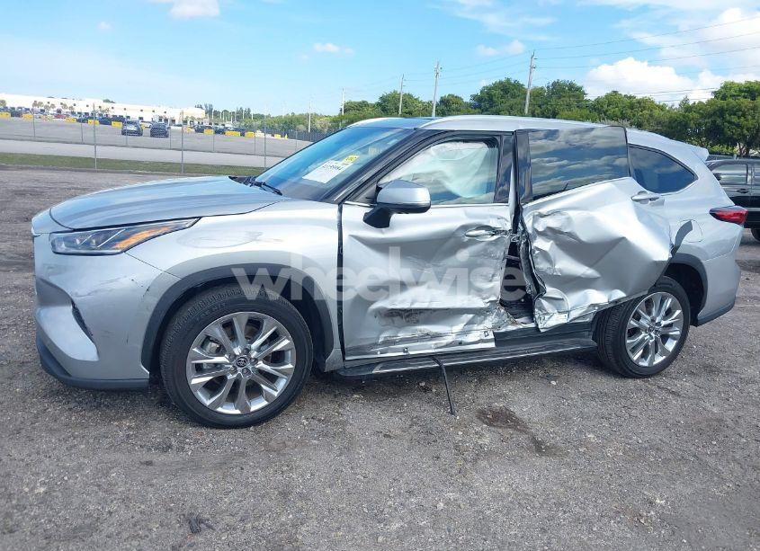 Photo 6 of 2021 Toyota Highlander LIMITED (VIN 5TDYZRAH3MS068118)