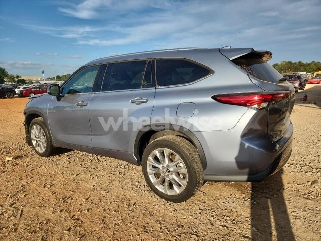 Photo 3 of 2021 TOYOTA HIGHLANDER LIMITED N/A (VIN 5TDYZRAH5MS083381)