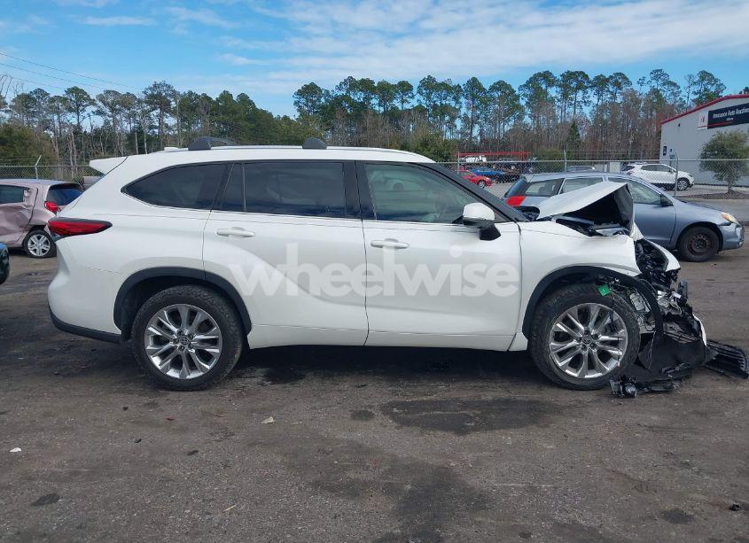 Photo 13 of 2020 Toyota Highlander LIMITED (VIN 5TDYZRAH6LS012317)