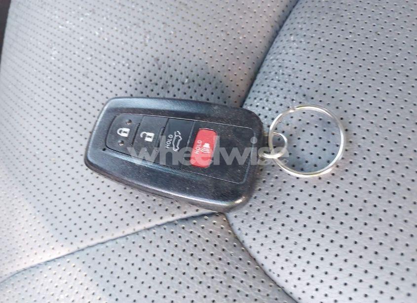 Photo 11 of 2021 Toyota Highlander LIMITED (VIN 5TDYZRAH7MS088405)