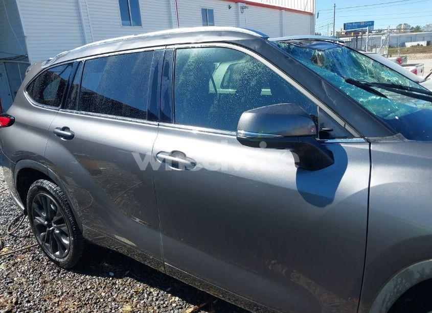 Photo 13 of 2021 Toyota Highlander LIMITED (VIN 5TDYZRAH7MS088405)