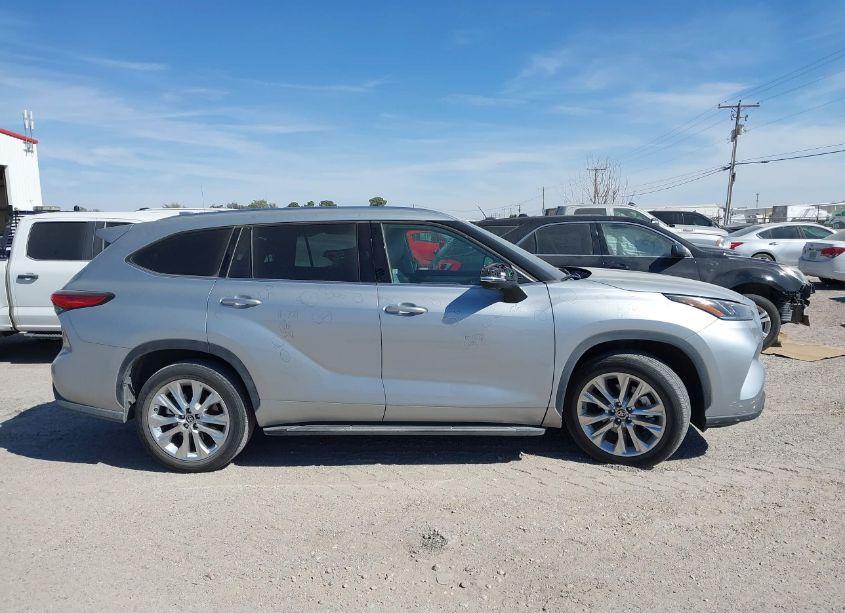 Photo 13 of 2020 Toyota Highlander LIMITED (VIN 5TDYZRAH9LS031136)
