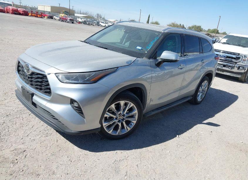 Photo 2 of 2020 Toyota Highlander LIMITED (VIN 5TDYZRAH9LS031136)