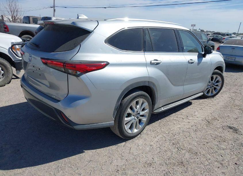 Photo 4 of 2020 Toyota Highlander LIMITED (VIN 5TDYZRAH9LS031136)