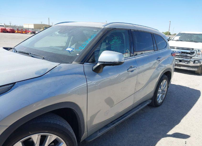 Photo 6 of 2020 Toyota Highlander LIMITED (VIN 5TDYZRAH9LS031136)