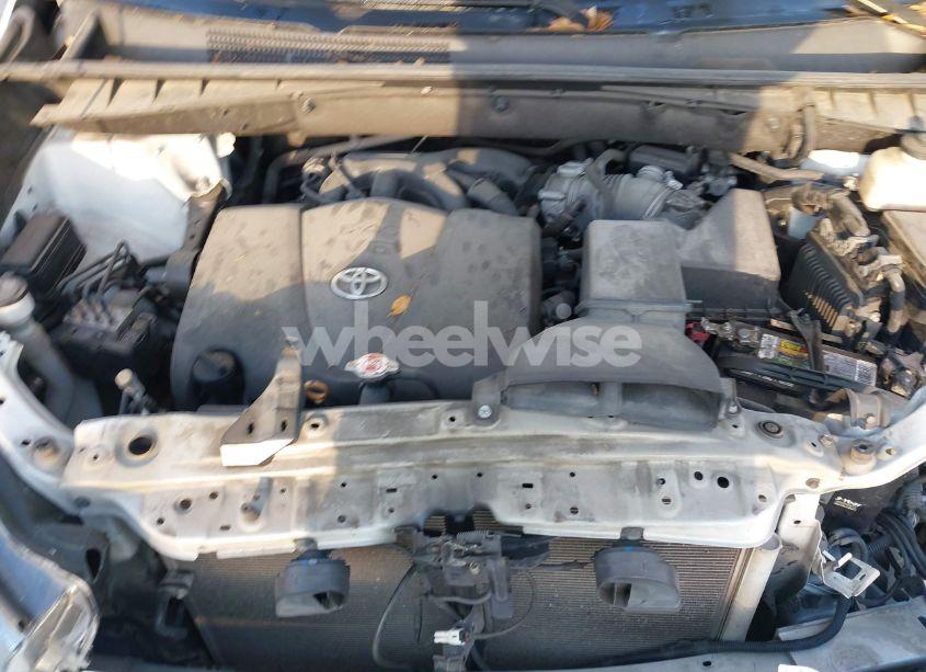 Photo 10 of 2018 Toyota Highlander LIMITED (VIN 5TDYZRFH0JS249794)