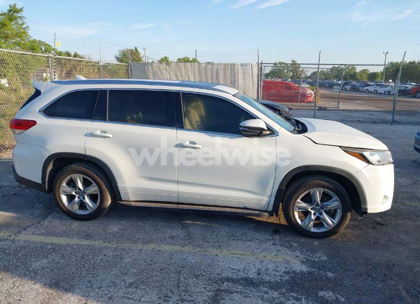 Photo 13 of 2018 Toyota Highlander LIMITED (VIN 5TDYZRFH0JS249794)