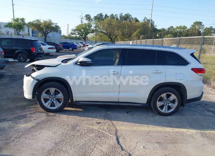 Photo 14 of 2018 Toyota Highlander LIMITED (VIN 5TDYZRFH0JS249794)