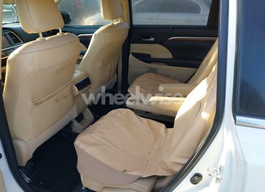 Photo 8 of 2018 Toyota Highlander LIMITED (VIN 5TDYZRFH0JS249794)