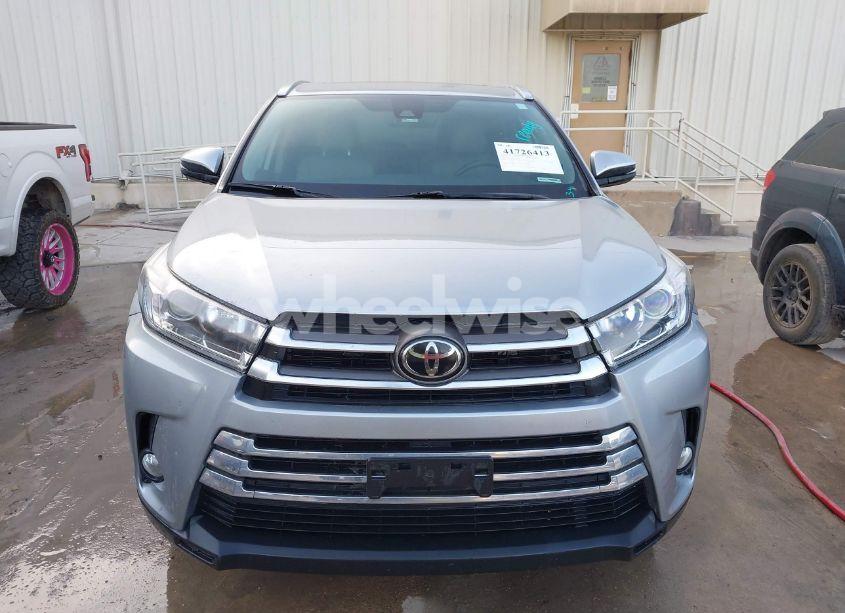 Photo 12 of 2018 Toyota Highlander LIMITED (VIN 5TDYZRFH0JS252470)