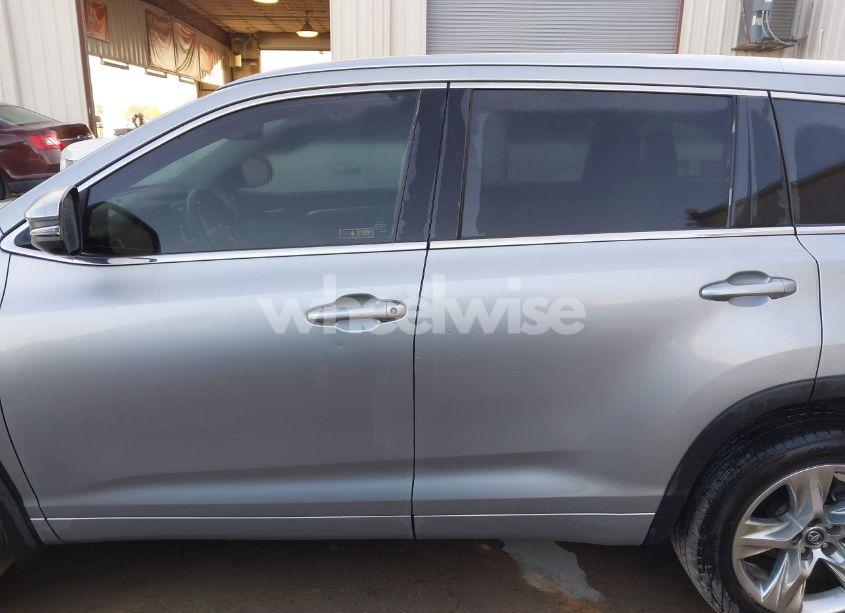 Photo 14 of 2018 Toyota Highlander LIMITED (VIN 5TDYZRFH0JS252470)