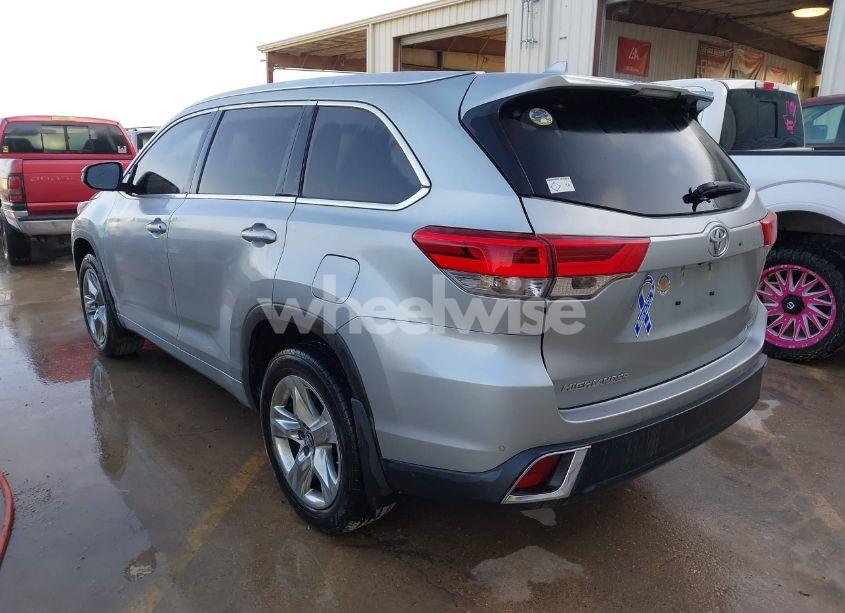 Photo 3 of 2018 Toyota Highlander LIMITED (VIN 5TDYZRFH0JS252470)
