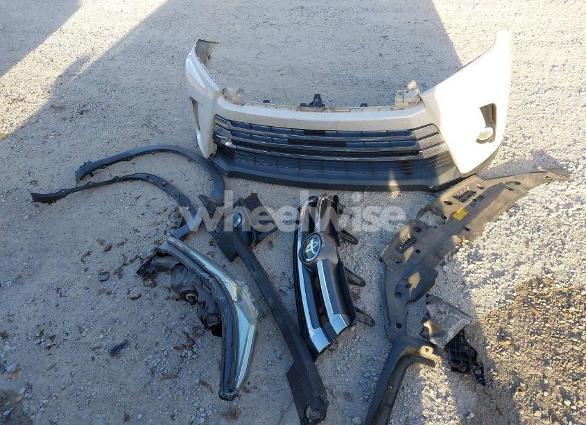 Photo 12 of 2017 Toyota Highlander LIMITED (VIN 5TDYZRFH1HS209346)