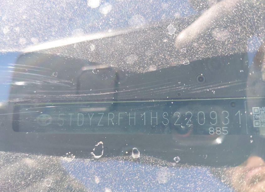 Photo 17 of 2017 Toyota Highlander LIMITED PLATINUM (VIN 5TDYZRFH1HS220931)