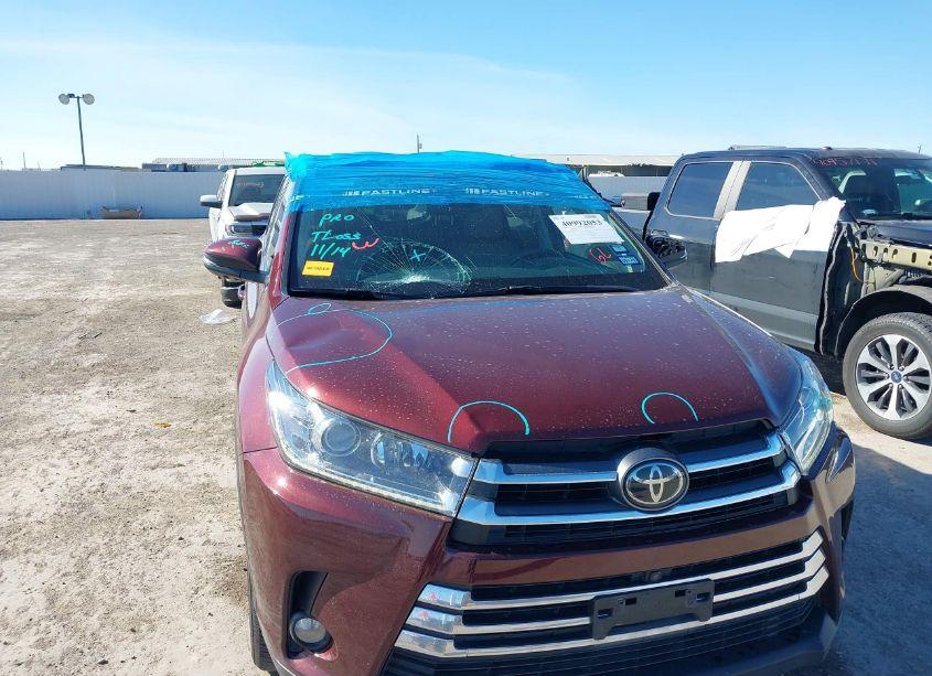 Photo 6 of 2017 Toyota Highlander LIMITED PLATINUM (VIN 5TDYZRFH1HS220931)