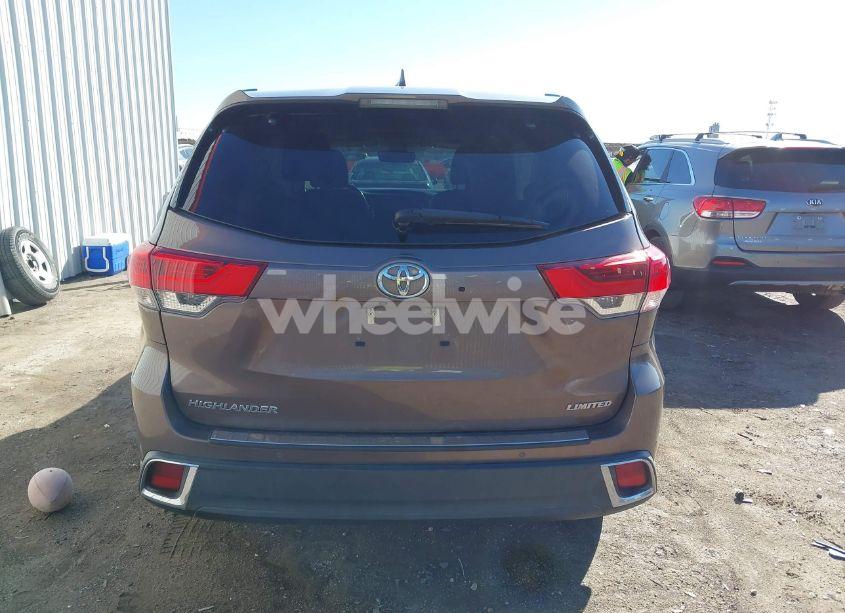 Photo 16 of 2018 Toyota Highlander LIMITED (VIN 5TDYZRFH1JS277376)