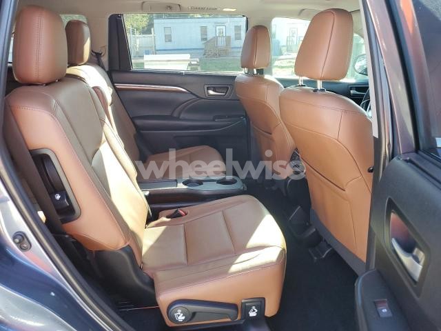 Photo 12 of 2019 TOYOTA HIGHLANDER LIMITED (VIN 5TDYZRFH1KS291179)