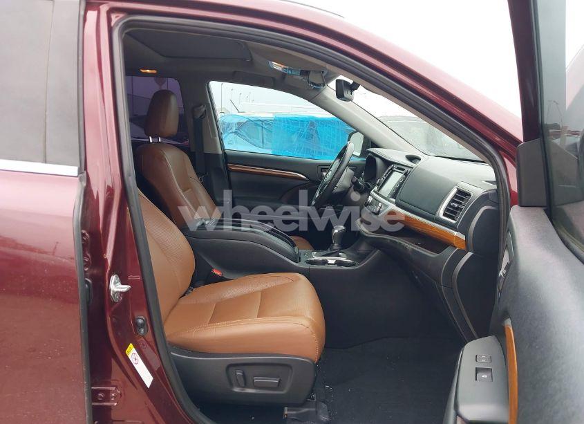 Photo 5 of 2019 Toyota Highlander LIMITED (VIN 5TDYZRFH1KS299928)