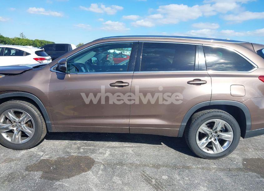 Photo 15 of 2019 Toyota Highlander LIMITED (VIN 5TDYZRFH1KS304576)