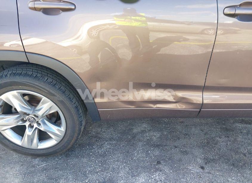 Photo 18 of 2019 Toyota Highlander LIMITED (VIN 5TDYZRFH1KS304576)