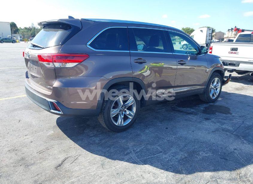 Photo 4 of 2019 Toyota Highlander LIMITED (VIN 5TDYZRFH1KS304576)