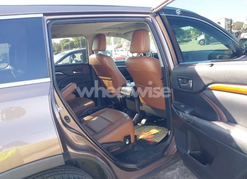 Photo 8 of 2019 Toyota Highlander LIMITED (VIN 5TDYZRFH1KS304576)