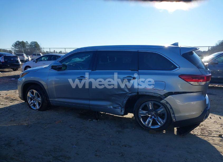 Photo 14 of 2018 Toyota Highlander LIMITED (VIN 5TDYZRFH2JS275359)