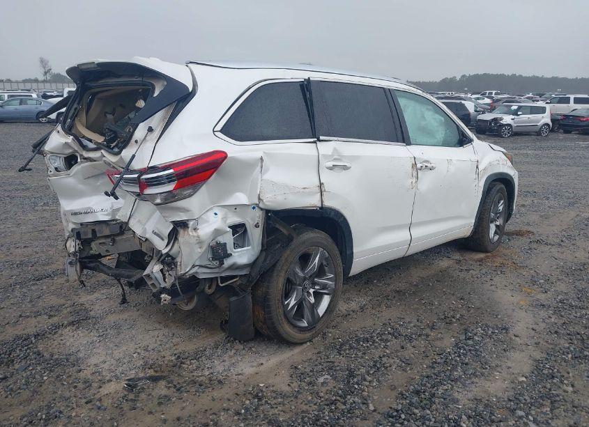 Photo 4 of 2019 Toyota Highlander LIMITED PLATINUM (VIN 5TDYZRFH3KS311495)