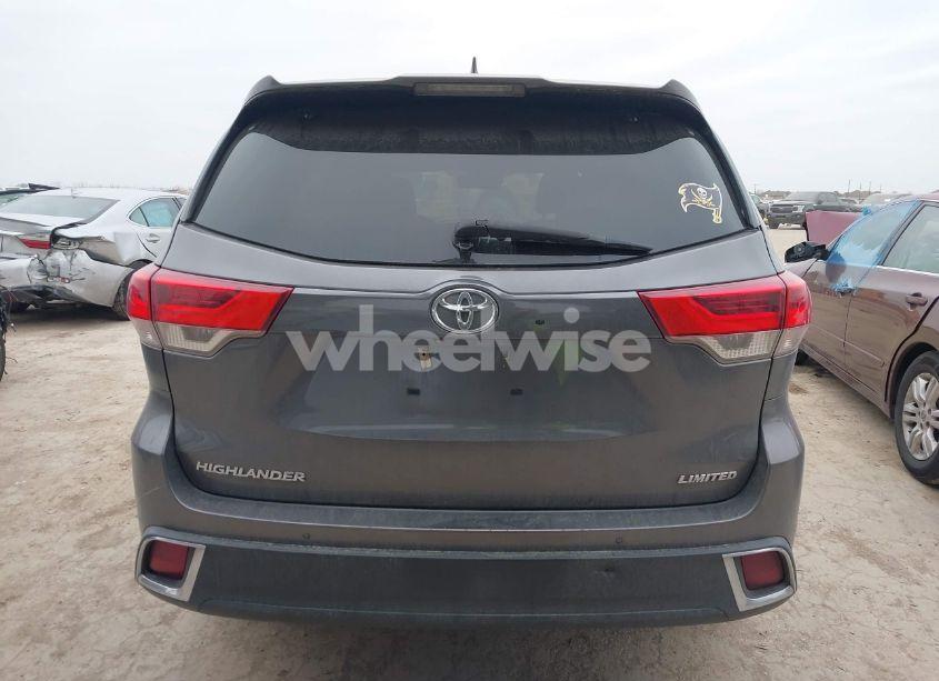 Photo 17 of 2018 Toyota Highlander LIMITED PLATINUM (VIN 5TDYZRFH4JS283205)