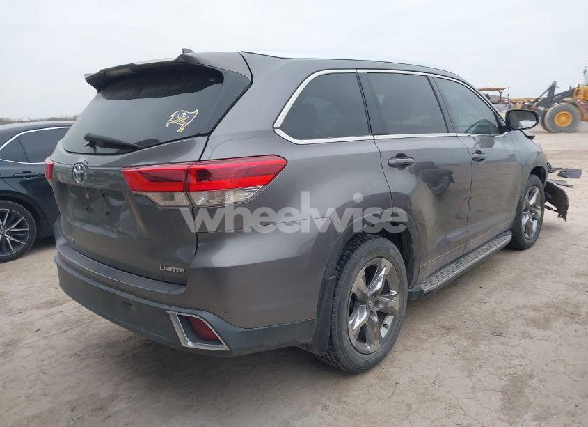 Photo 4 of 2018 Toyota Highlander LIMITED PLATINUM (VIN 5TDYZRFH4JS283205)