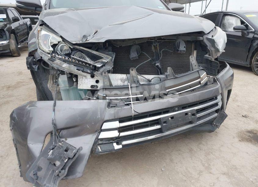 Photo 6 of 2018 Toyota Highlander LIMITED PLATINUM (VIN 5TDYZRFH4JS283205)