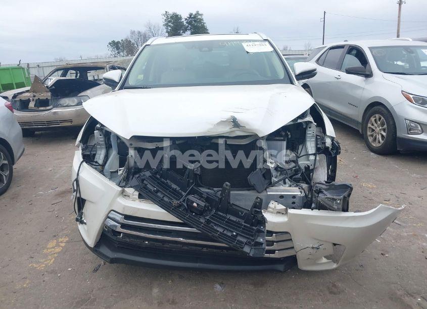 Photo 6 of 2017 Toyota Highlander LIMITED PLATINUM (VIN 5TDYZRFH5HS224268)