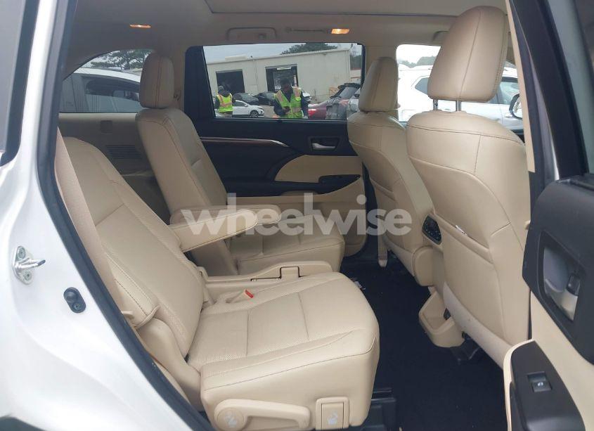 Photo 8 of 2017 Toyota Highlander LIMITED PLATINUM (VIN 5TDYZRFH5HS224268)