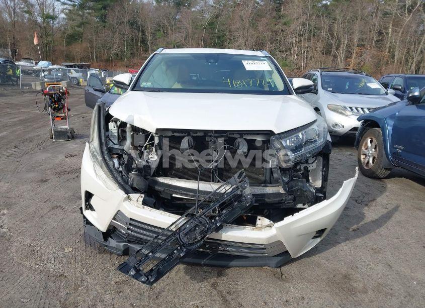 Photo 12 of 2017 Toyota Highlander LIMITED (VIN 5TDYZRFH5HS225663)