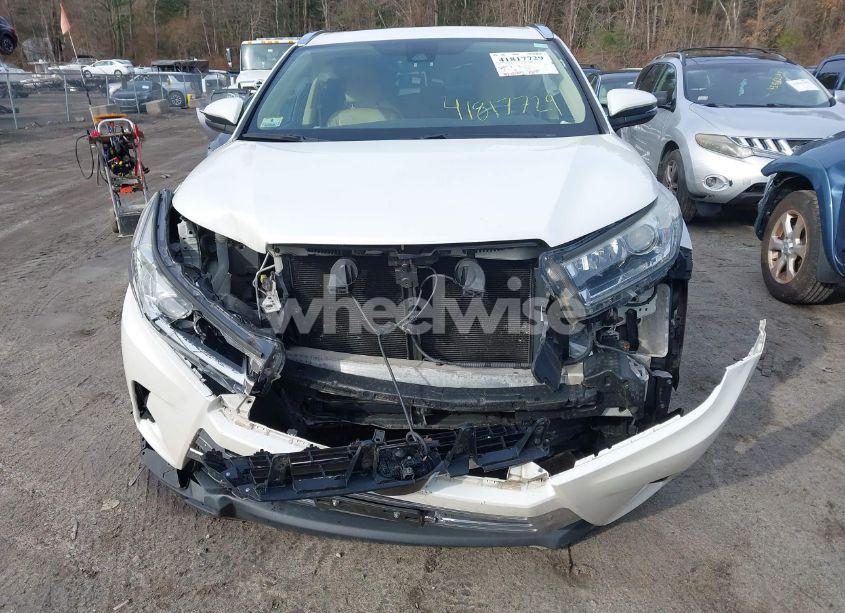 Photo 6 of 2017 Toyota Highlander LIMITED (VIN 5TDYZRFH5HS225663)