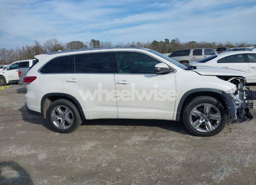 Photo 13 of 2018 Toyota Highlander LIMITED (VIN 5TDYZRFH5JS270396)