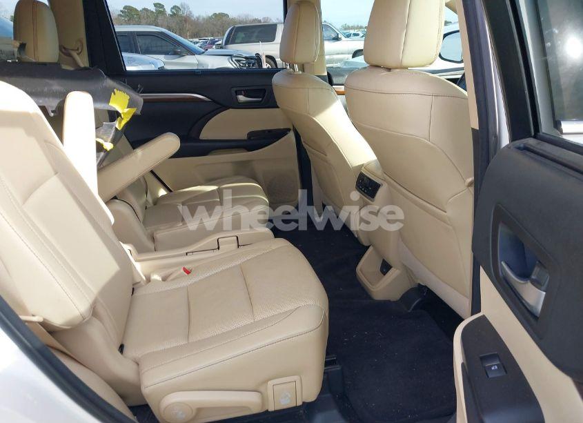 Photo 8 of 2018 Toyota Highlander LIMITED (VIN 5TDYZRFH5JS270396)