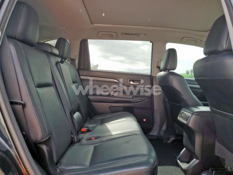 Photo 10 of 2017 TOYOTA HIGHLANDER LIMITED (VIN 5TDYZRFH6HS200772)