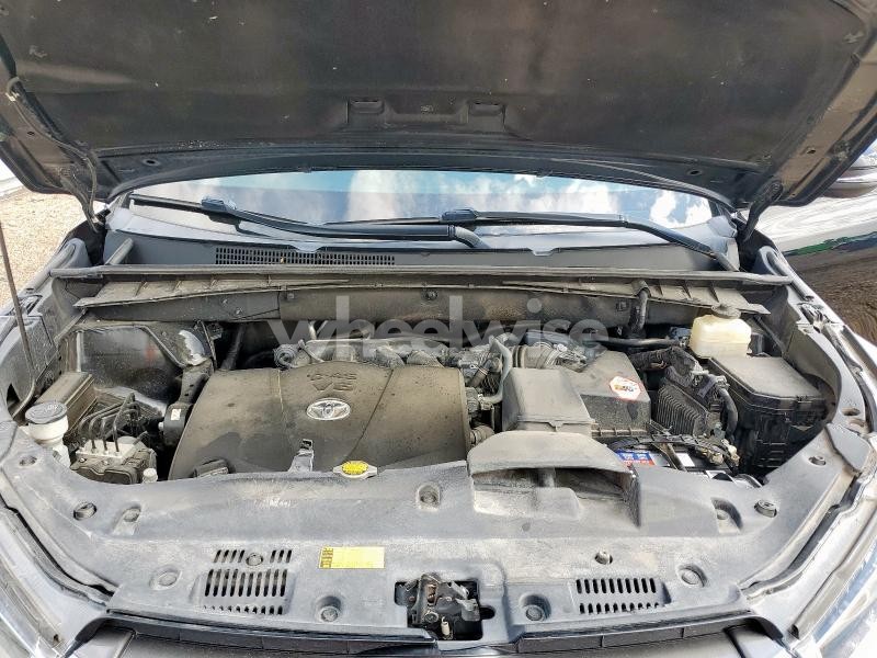 Photo 8 of 2017 TOYOTA HIGHLANDER LIMITED (VIN 5TDYZRFH6HS200772)