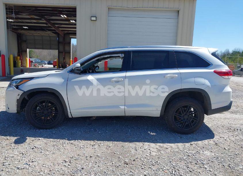 Photo 14 of 2017 Toyota Highlander LIMITED (VIN 5TDYZRFH6HS222576)