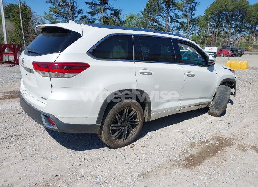Photo 4 of 2017 Toyota Highlander LIMITED (VIN 5TDYZRFH6HS222576)