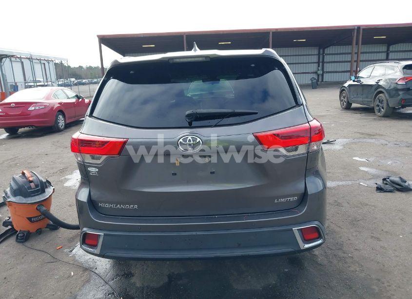 Photo 16 of 2017 Toyota Highlander LIMITED (VIN 5TDYZRFH6HS233870)