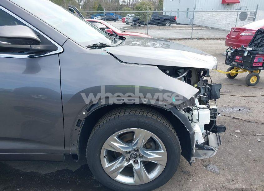 Photo 6 of 2017 Toyota Highlander LIMITED (VIN 5TDYZRFH6HS233870)