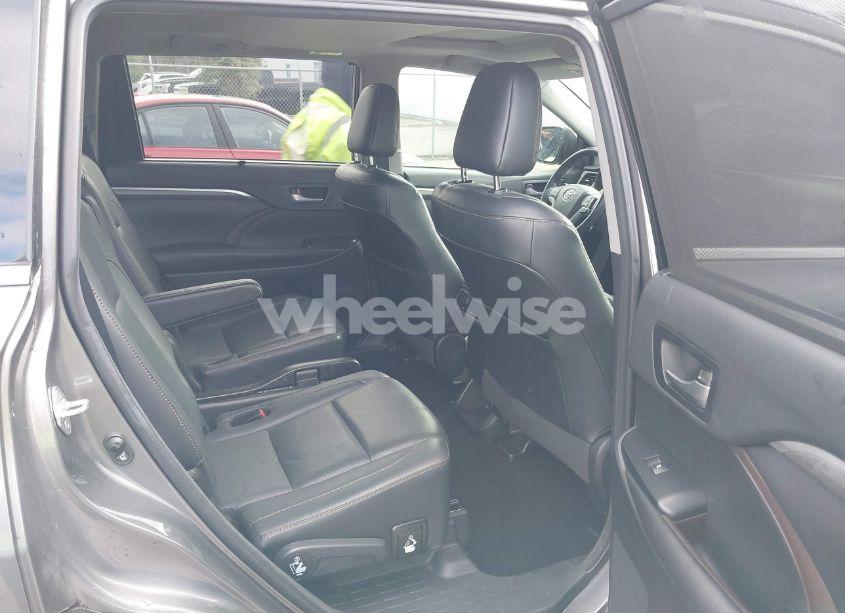 Photo 8 of 2017 Toyota Highlander LIMITED (VIN 5TDYZRFH6HS233870)
